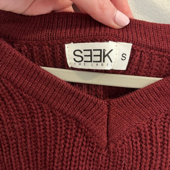 Seek the Label LF Brand Chunky Knit Sweater with Cut Off Ring Hardware Sleeves - Picture 7 of 9